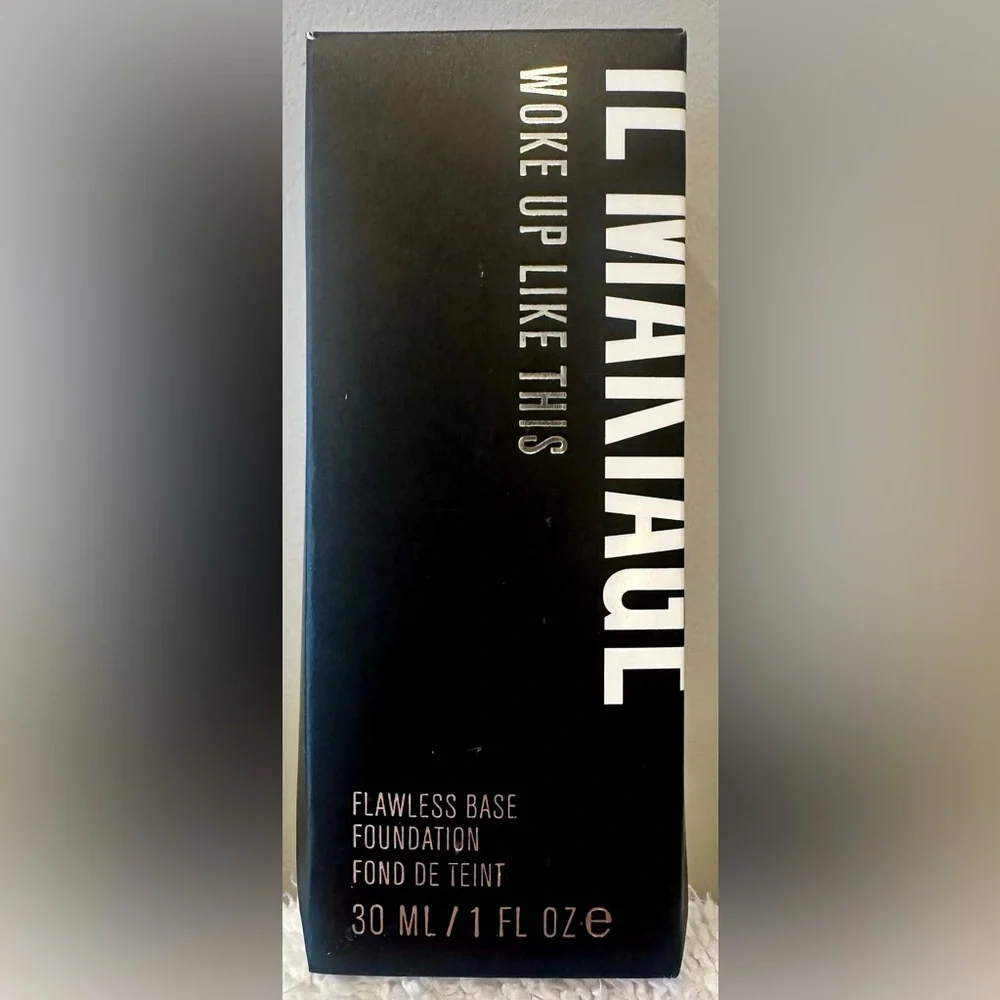IL MAKIAGE Flawless Base Foundation - Picture 1 of 4